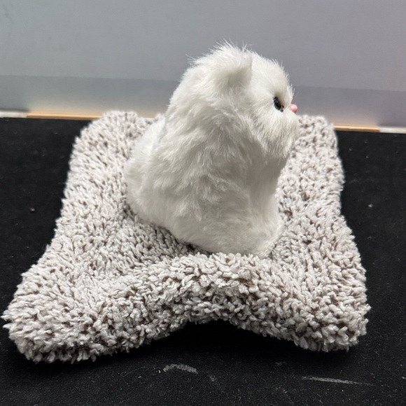 Iumwxz Home Decor Cat Plush Plush Cat (CAT “MEOWS”) - Picture 5 of 7